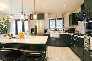 Kitchen- click for photo gallery